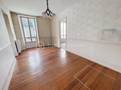 Maison de village - 90 m² - 6 pièces