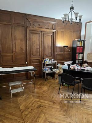 Maison - 207 m² - 9 pièces