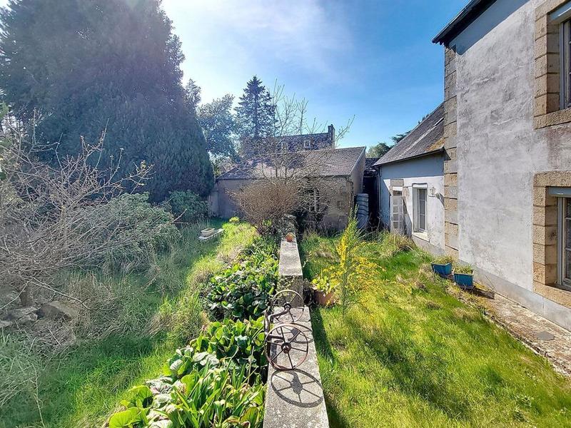 Maison - 270 m² - 12 pièces