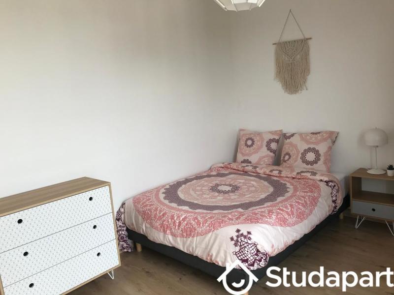 Chambre - 12 m² - 1 pièce