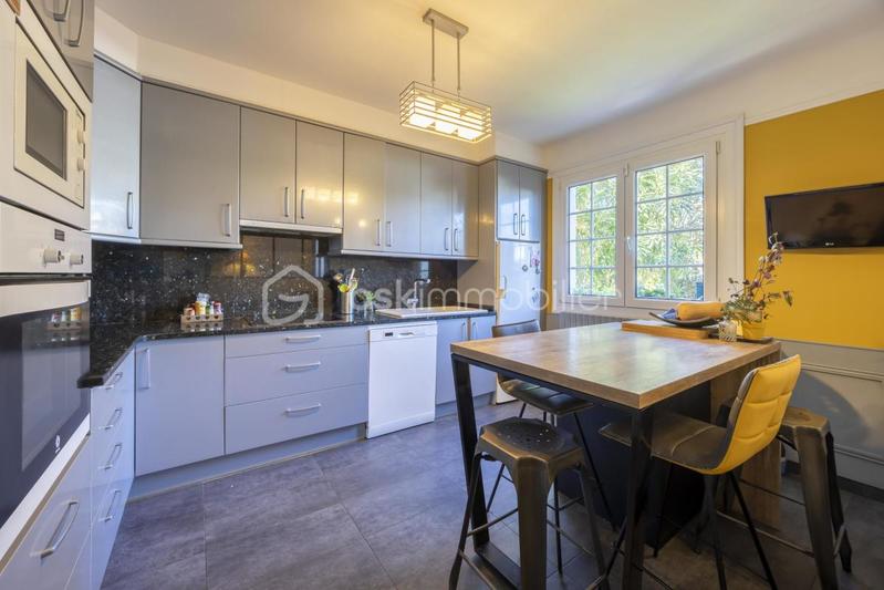 Maison - 183 m² - 5 pièces