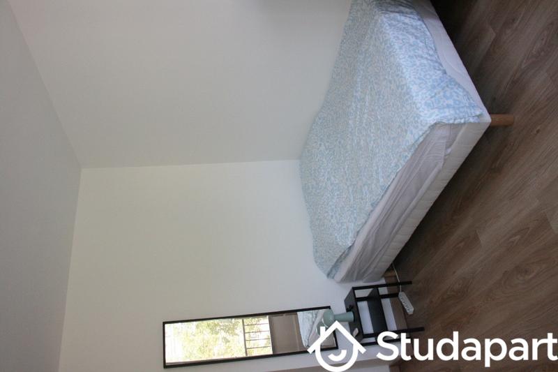 Chambre - 10 m² - 1 pièce