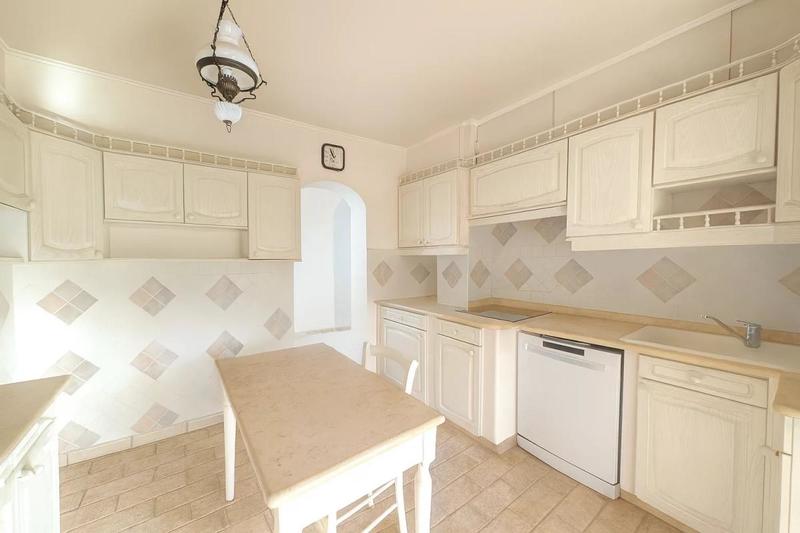 Propriété - 219 m² - 7 pièces