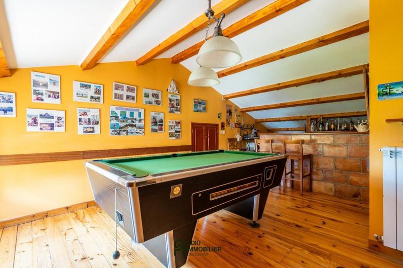 Maison - 210 m² - 6 pièces