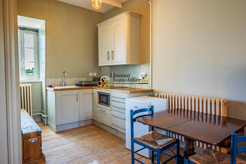 Maison - 185 m² - 11 pièces