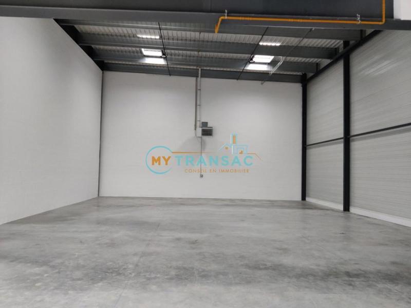 Local d'activité / Entrepôt - 468 m²