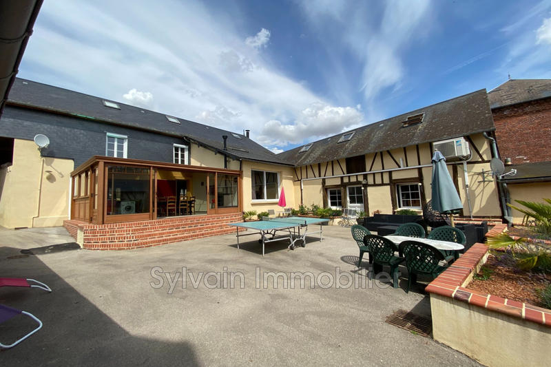 Propriété - 425 m² - 15 pièces