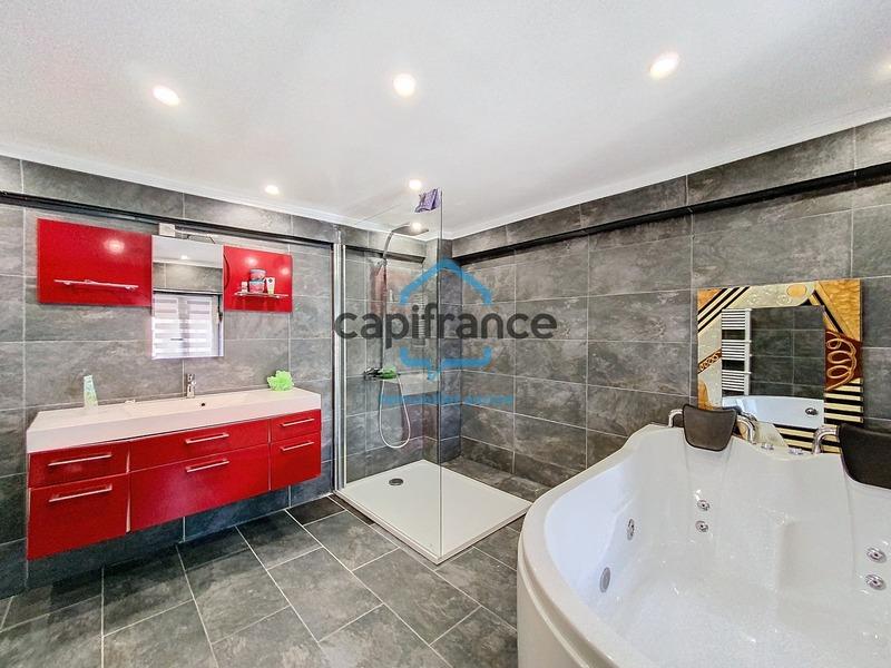 Maison - 165 m² - 5 pièces