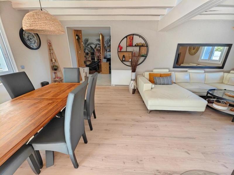 Maison - 265 m² - 12 pièces