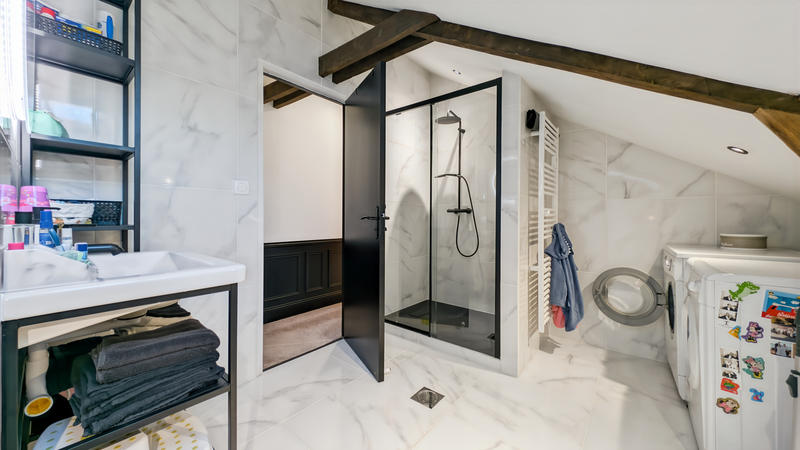 Maison - 186 m² - 6 pièces