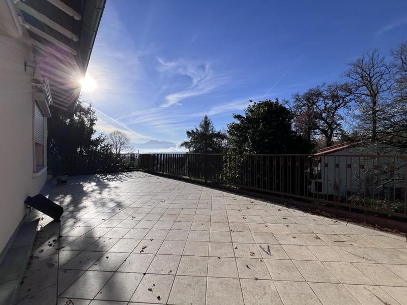 Propriété - 203 m² - 12 pièces