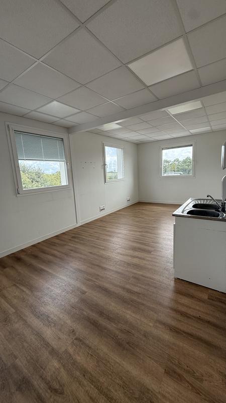 Bureau - 235 m²