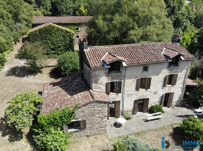 Maison - 195 m² - 6 pièces