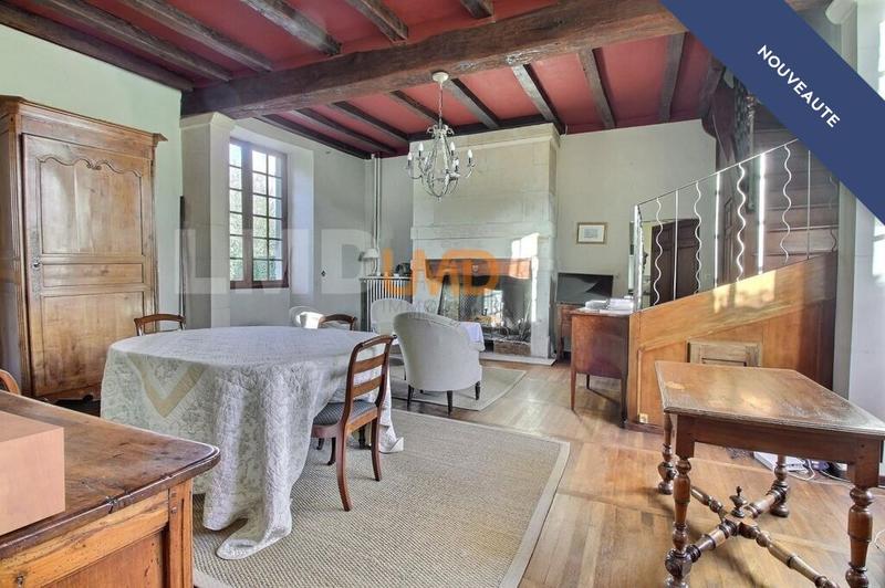 Demeure - 261 m² - 8 pièces