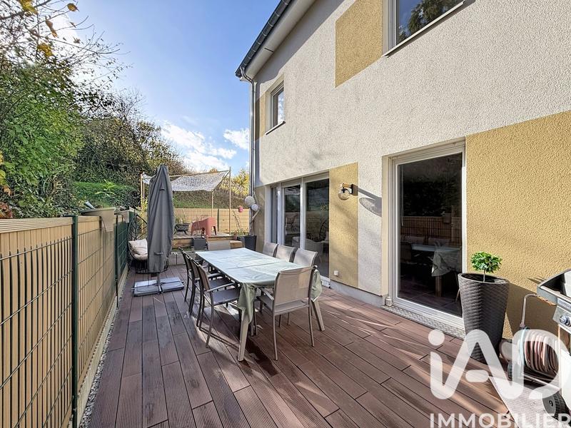 Maison - 95 m² - 5 pièces