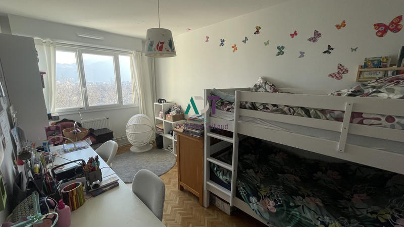 Appartement - 85 m² - 3 pièces