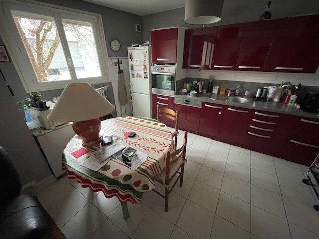 Maison traditionnelle - 143 m² - 8 pièces