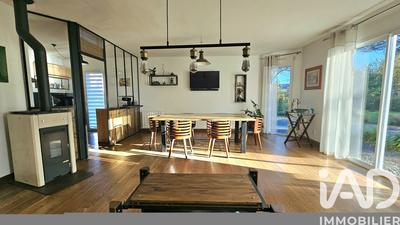 Maison - 90 m² - 4 pièces