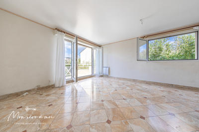 Appartement - 81 m² - 4 pièces