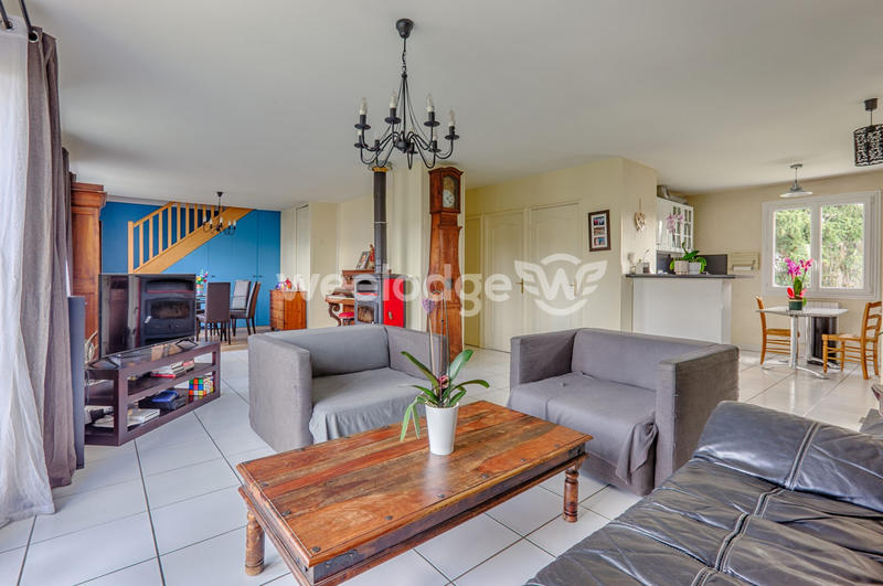 Maison - 122 m² - 8 pièces