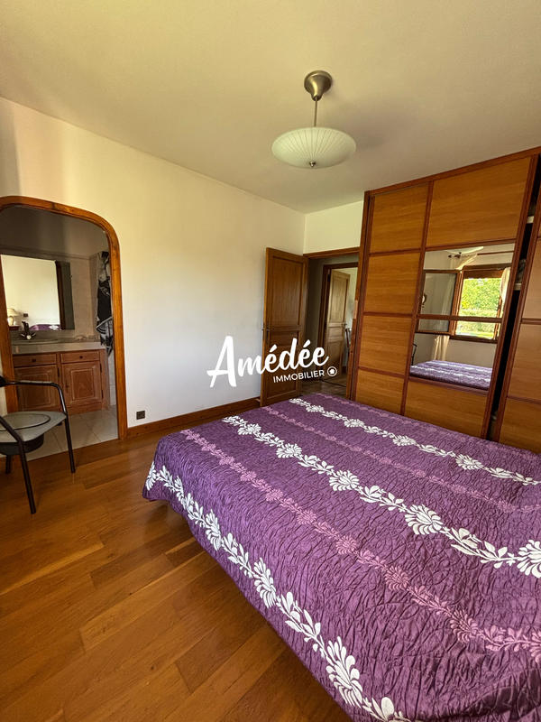 Maison traditionnelle - 193 m² - 6 pièces