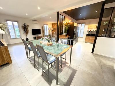 Maison - 199 m² - 8 pièces