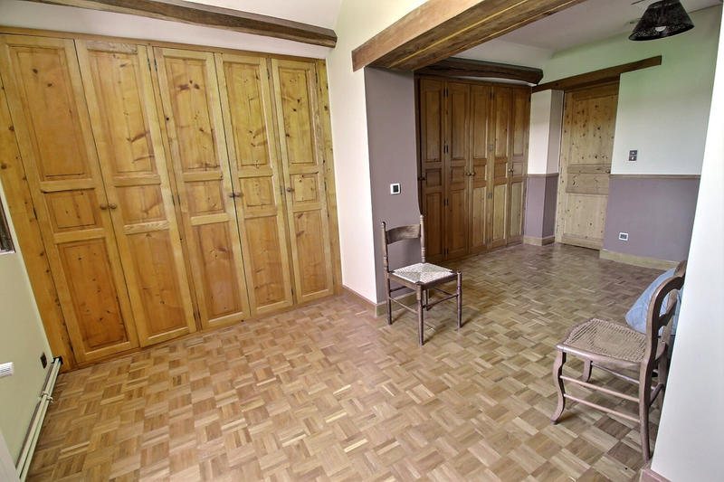 Demeure - 201 m² - 9 pièces