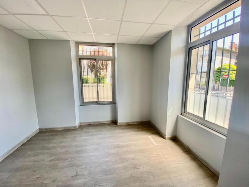 Bureau - 71 m² - 5 pièces