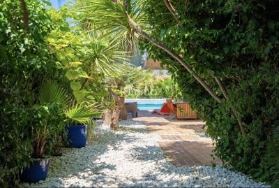 Maison d'architecte - 180 m² - 6 pièces