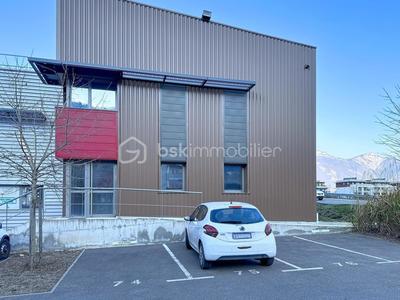 Local d'activité / Entrepôt - 341 m²