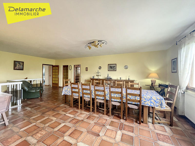 Maison - 303 m² - 9 pièces