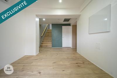 Propriété - 153 m² - 6 pièces