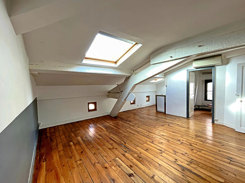 Immeuble - 717 m² - 18 pièces