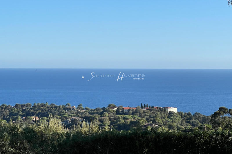 Propriété - 470 m² - 9 pièces