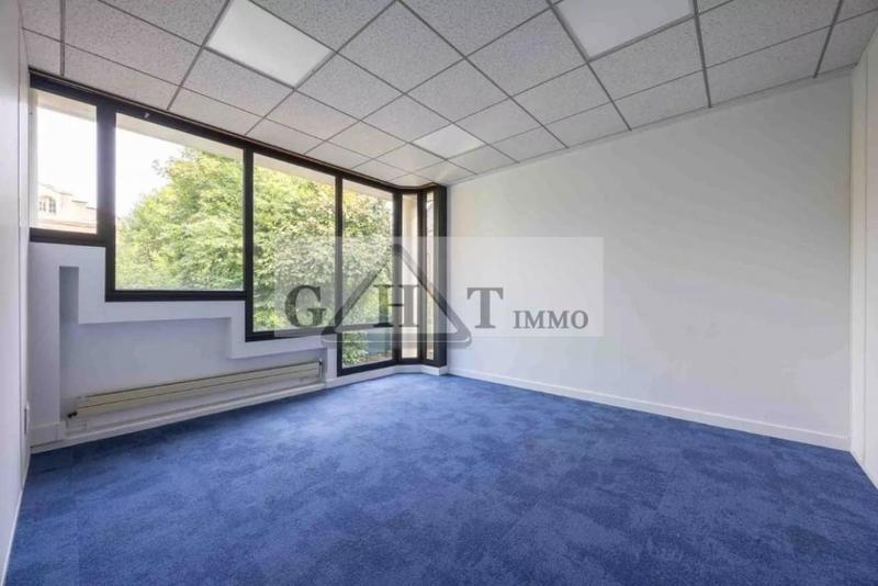 Bureau - 792 m²