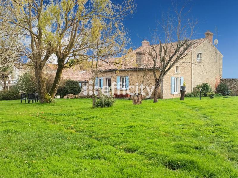 Demeure - 415 m² - 16 pièces