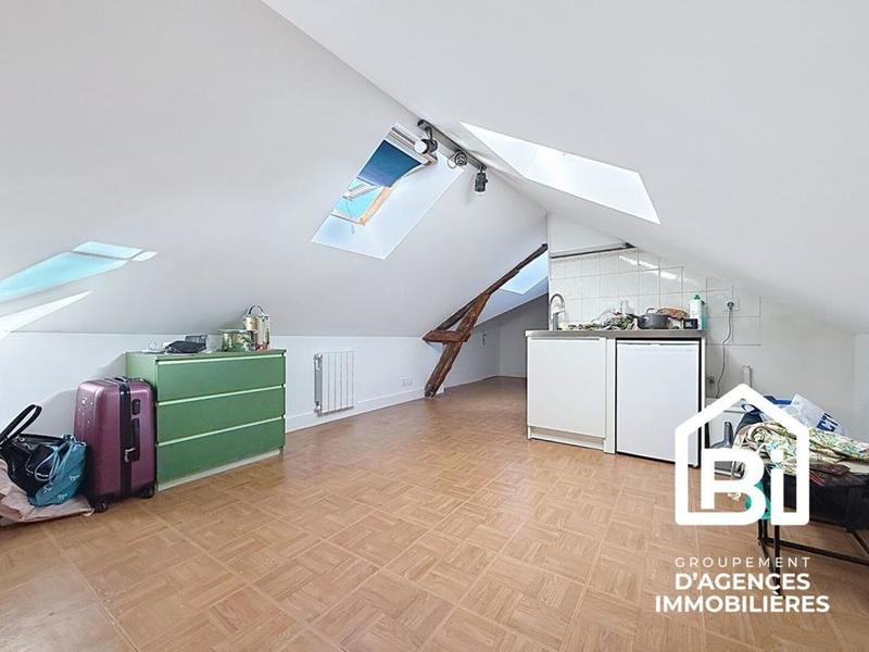 Studio - 8 m² - 1 pièce