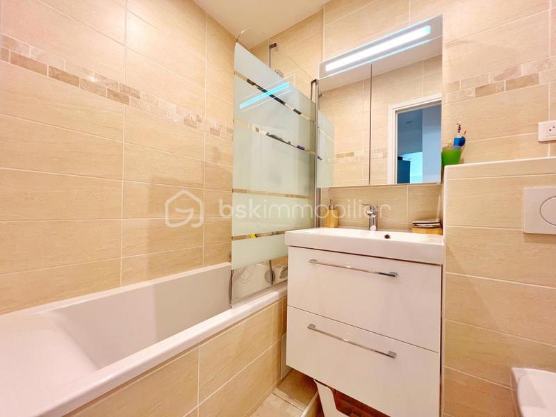 Appartement - 95 m² - 5 pièces