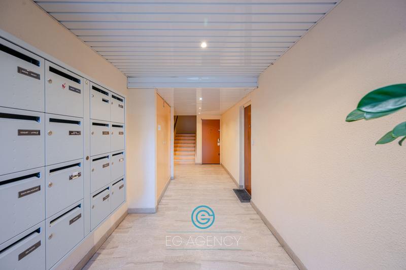 Appartement - 90 m² - 4 pièces