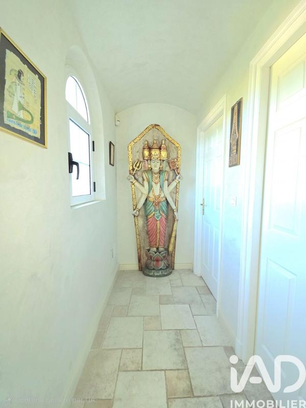 Maison - 300 m² - 7 pièces