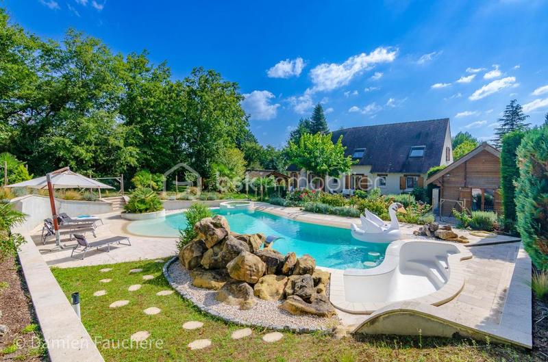 Demeure - 320 m² - 10 pièces