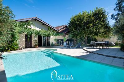 Maison - 209 m² - 5 pièces