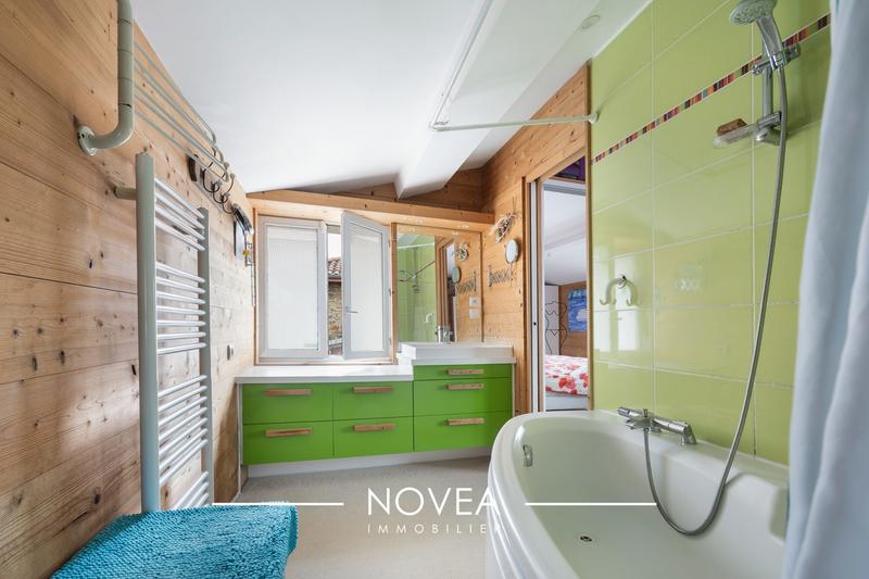 Maison ancienne - 205 m² - 8 pièces