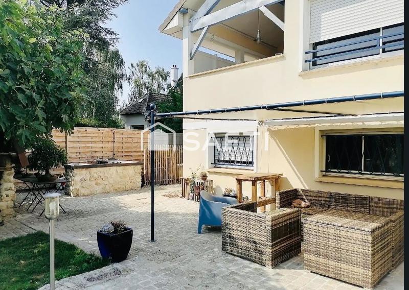 Maison - 205 m² - 10 pièces