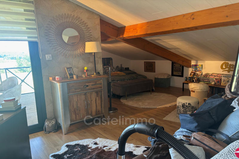 Villa - 200 m² - 4 pièces