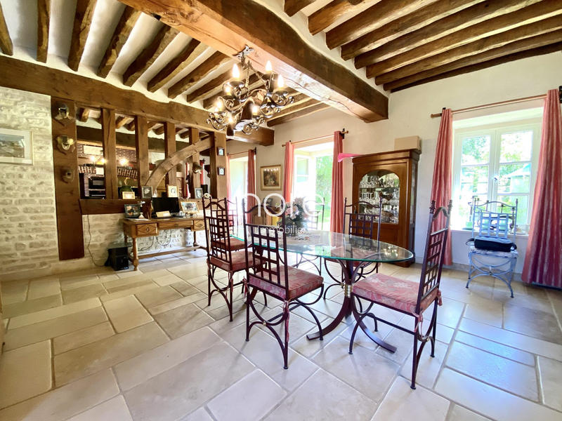 Maison - 300 m² - 10 pièces