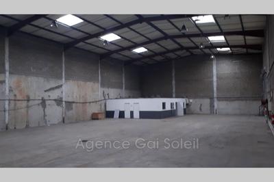 Local commercial - 1 500 m²