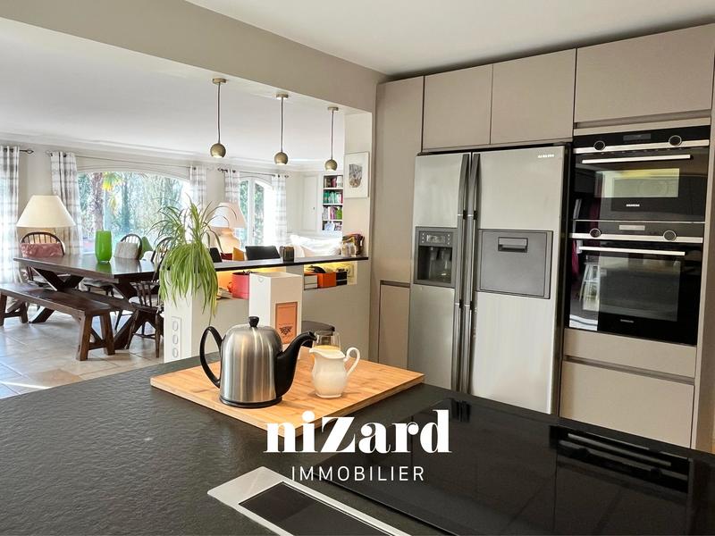 Propriété - 500 m² - 13 pièces