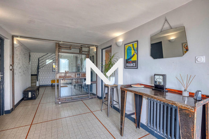 Maison - 229 m² - 7 pièces