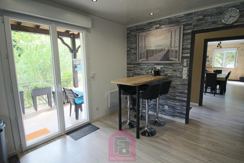 Maison - 190 m² - 8 pièces